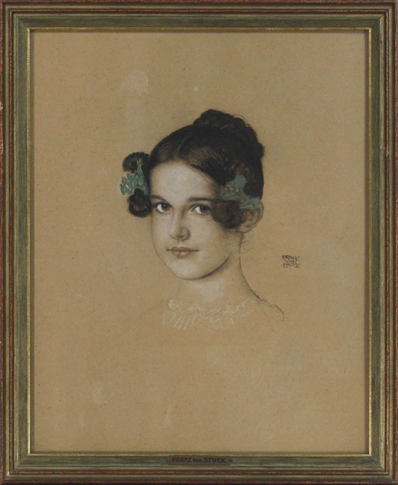 Franz von Stuck - Bildnis der Tochter Mary mit grünen Schleifen - Cornice