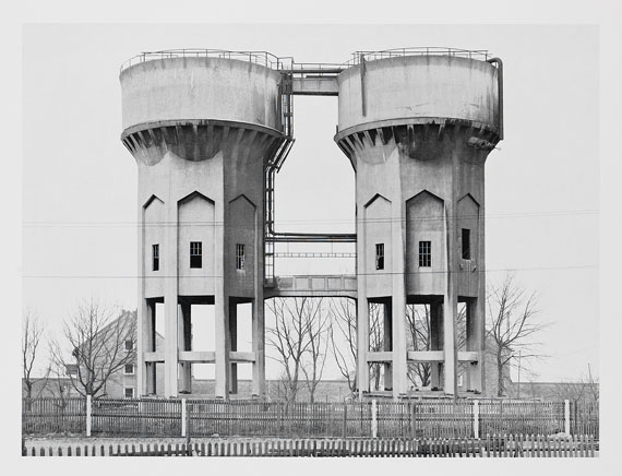 Bernd und Hilla Becher - Sechs Doppelwassertürme