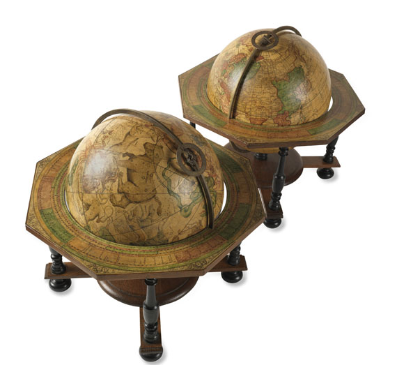  Globus - Pair of Celestial and Terrestrial Globes, 32 cm diameter. J. G. Doppelmayr 1728 (revised ed. by W. P. Jenig, 1789/90). - Altre immagini