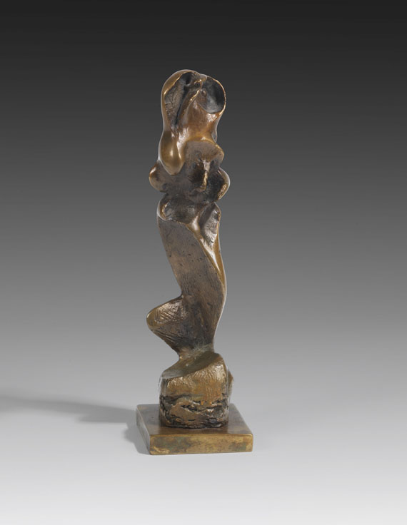 Henry Moore - Standing Girl