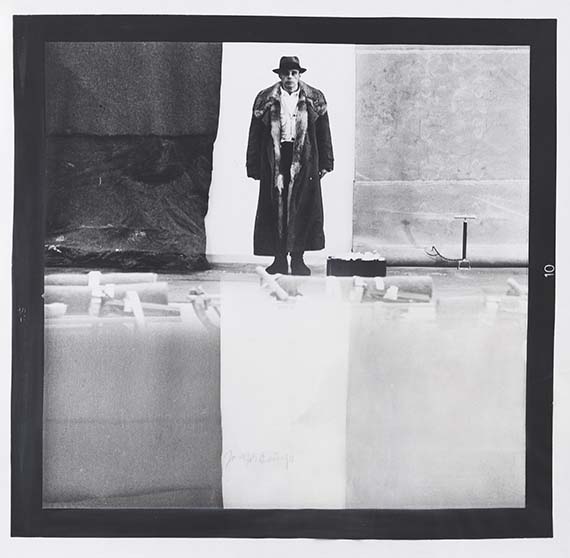 Beuys - Fotografie von Lothar Wolleh: Joseph Beuys im Moderna Museet, Stockholm