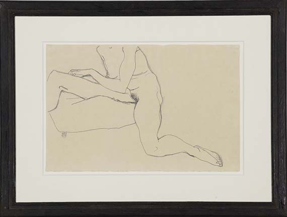 Egon Schiele - Sitzendes Mädchen mit ausgestrecktem Arm und Bein - Cornice