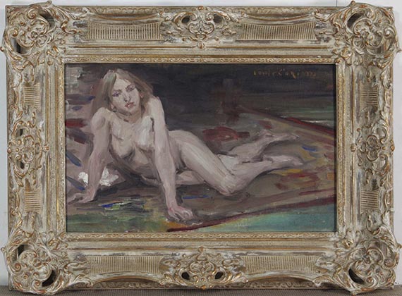 Lovis Corinth - Liegender, blonder Mädchenakt auf buntem Teppich - Cornice