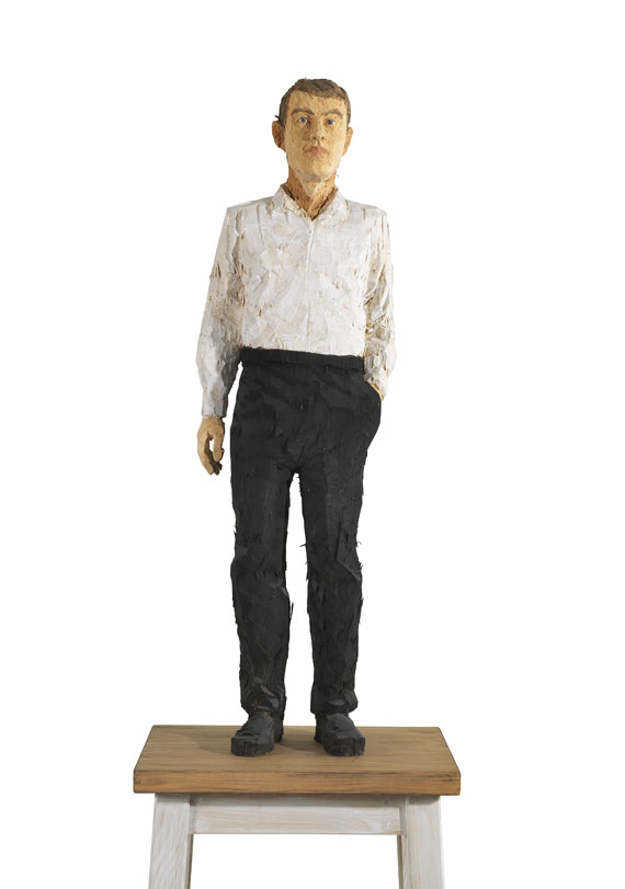 Stephan Balkenhol - Mann mit weißem Hemd und schwarzer Hose