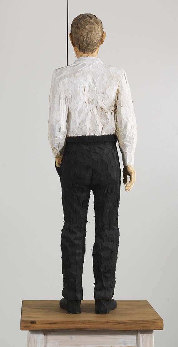Stephan Balkenhol - Mann mit weißem Hemd und schwarzer Hose - Retro