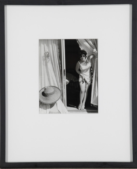 Cindy Sherman - Untitled Film Still #7 - Cornice